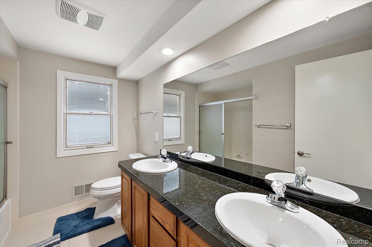 38275 Fleetwood Drive