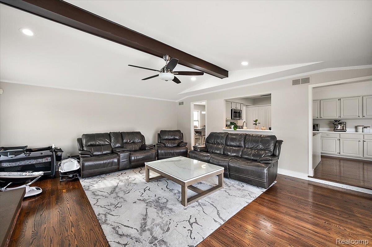 38275 Fleetwood Drive