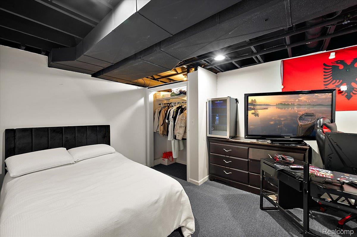 38275 Fleetwood Drive