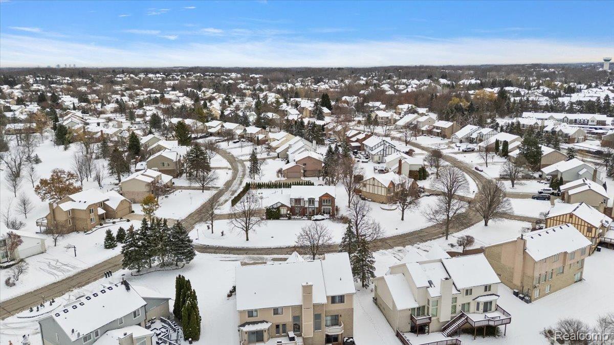 38275 Fleetwood Drive