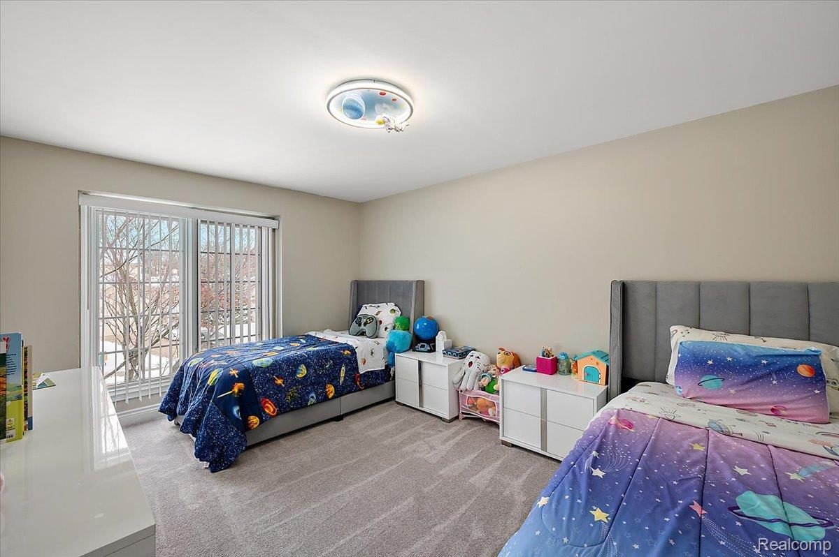 38275 Fleetwood Drive