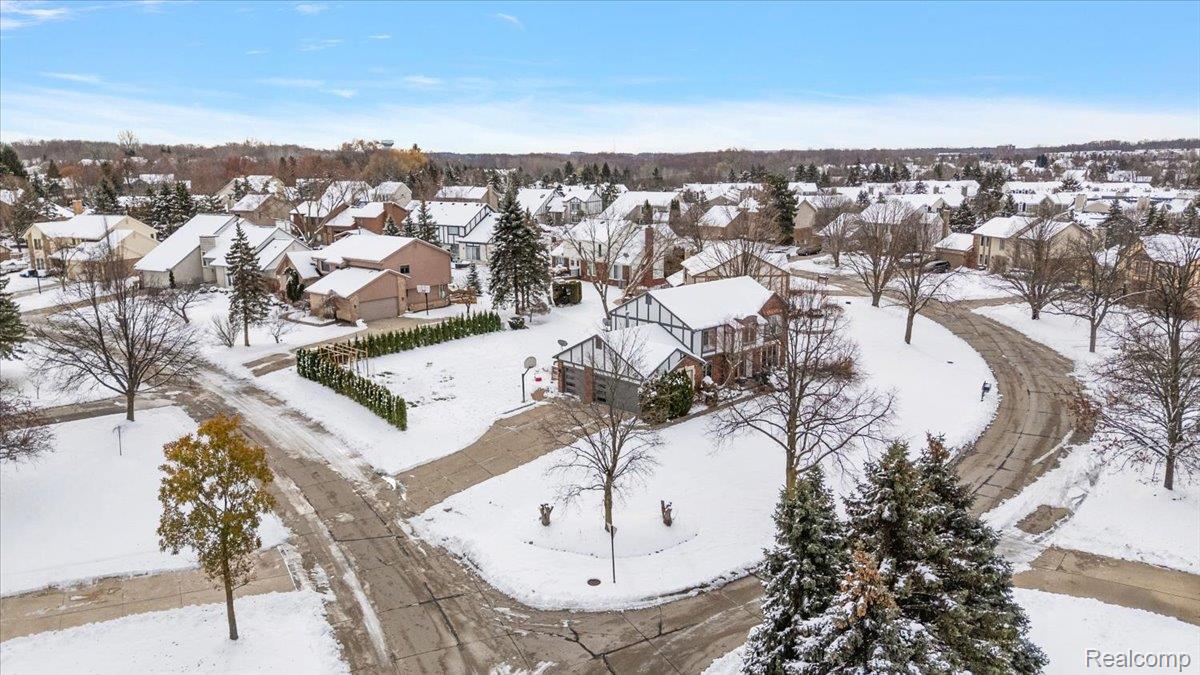 38275 Fleetwood Drive