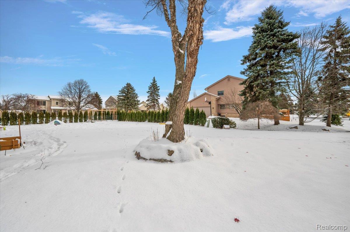 38275 Fleetwood Drive