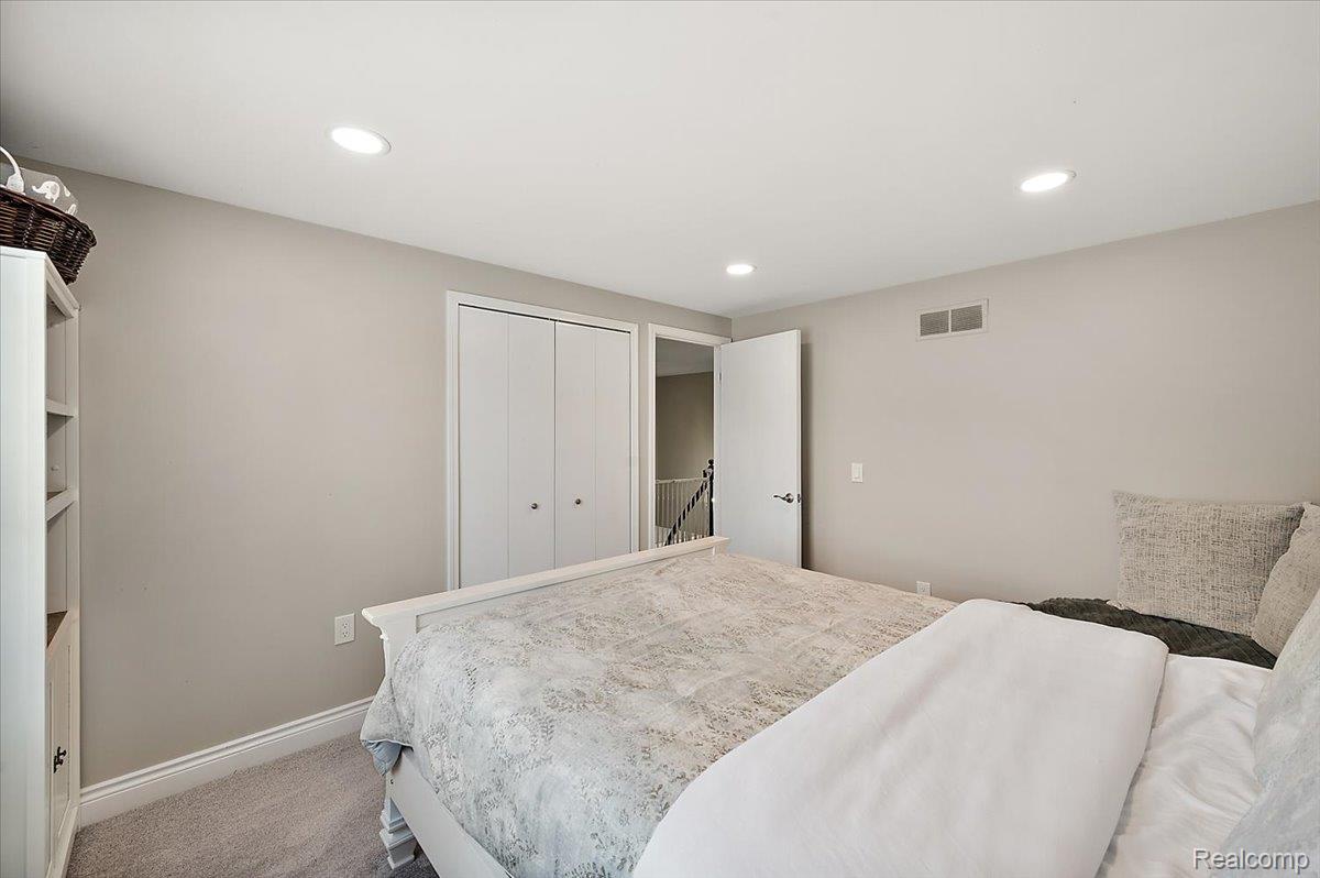 38275 Fleetwood Drive