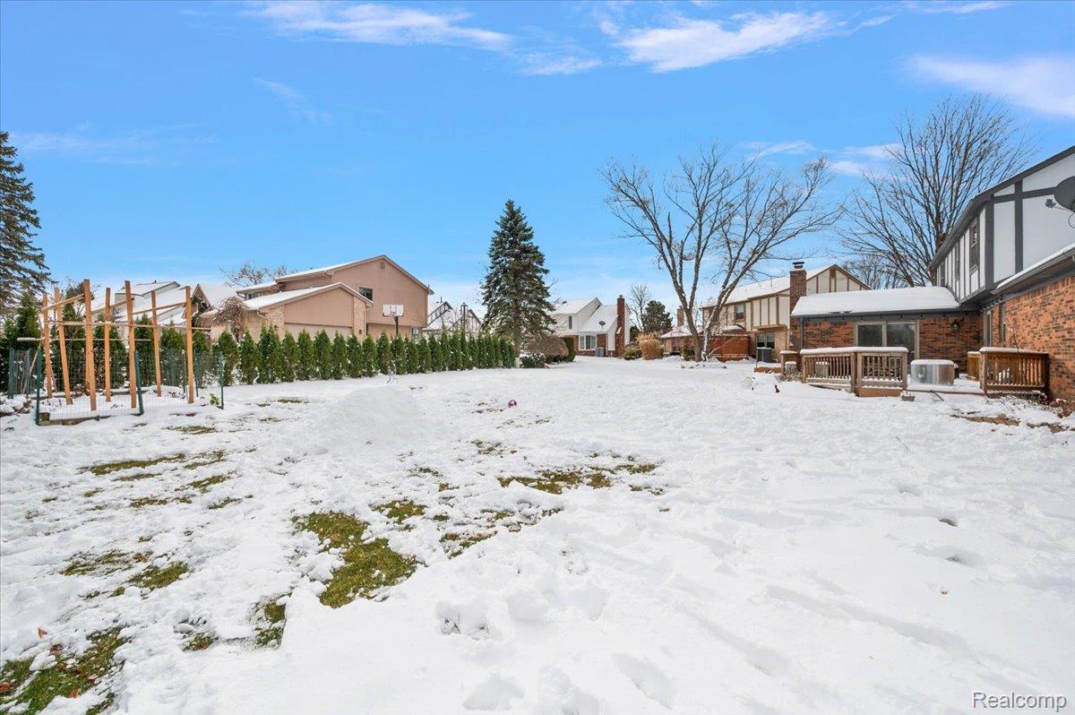 38275 Fleetwood Drive