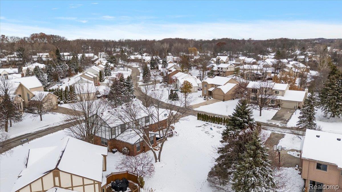 38275 Fleetwood Drive