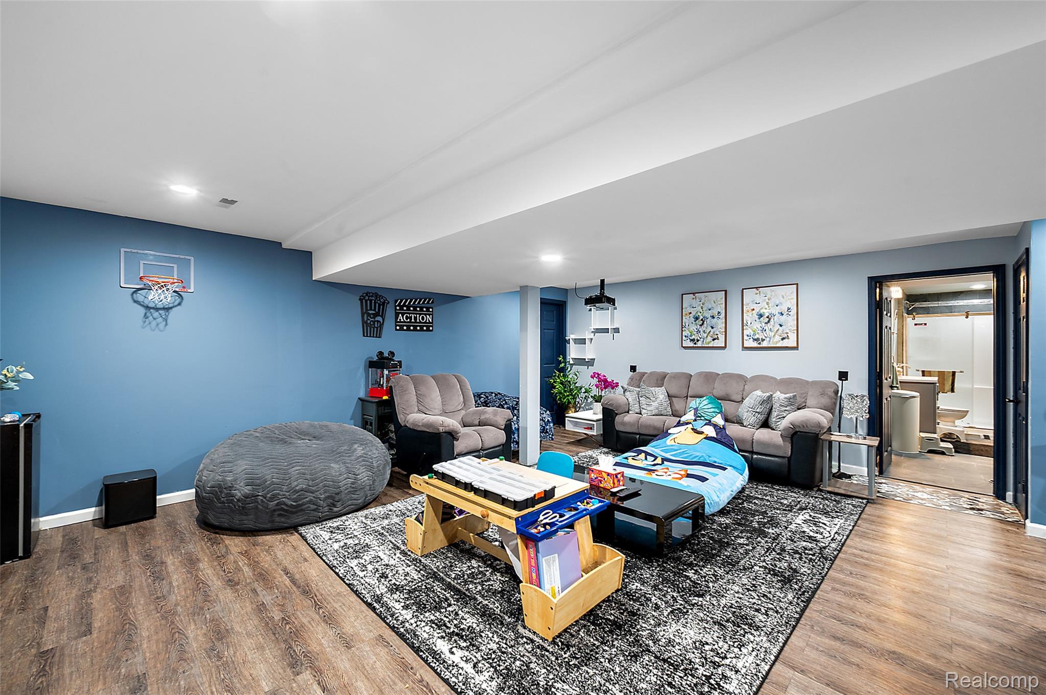 4095 Rockingham Drive