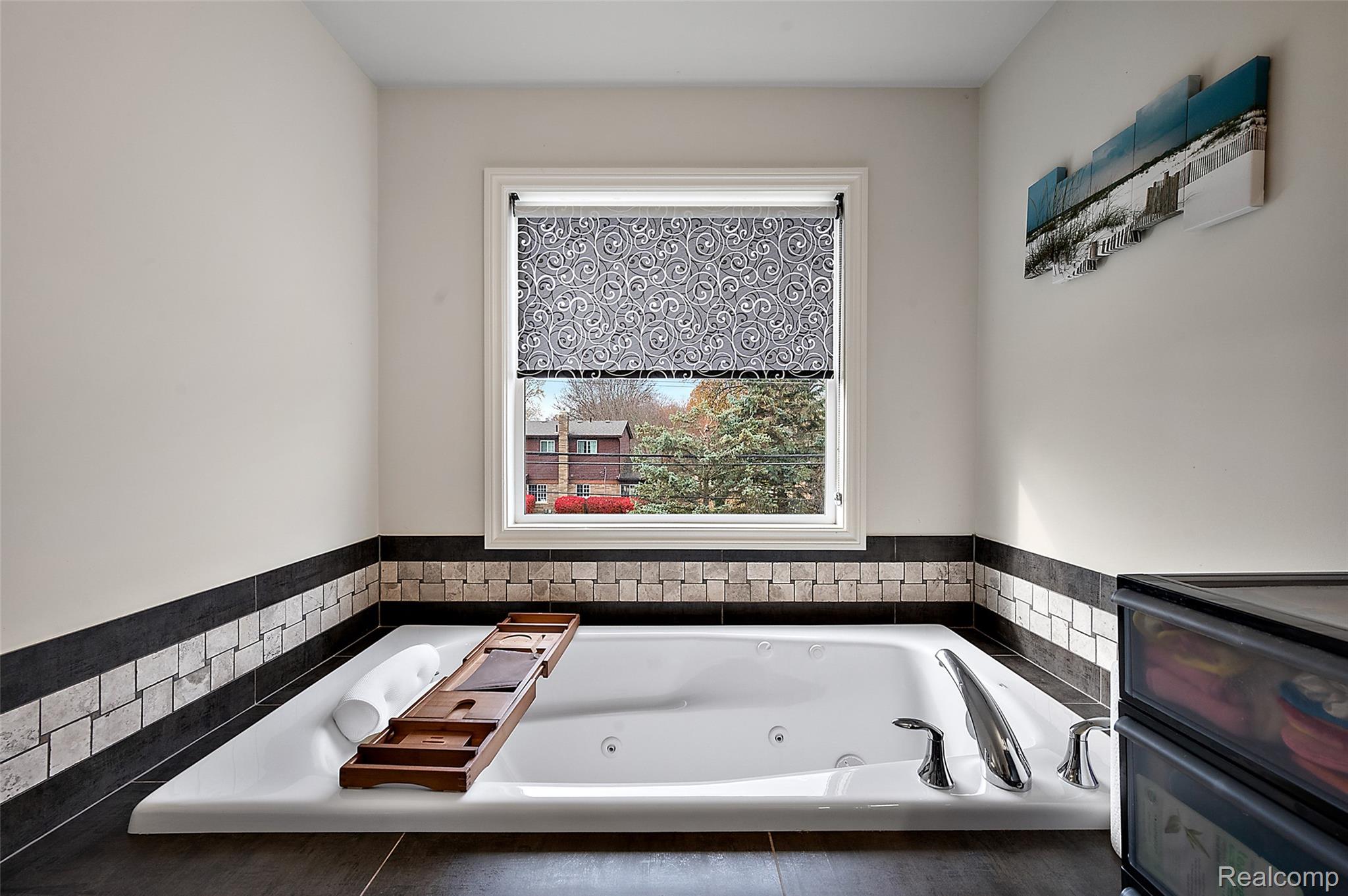 4095 Rockingham Drive