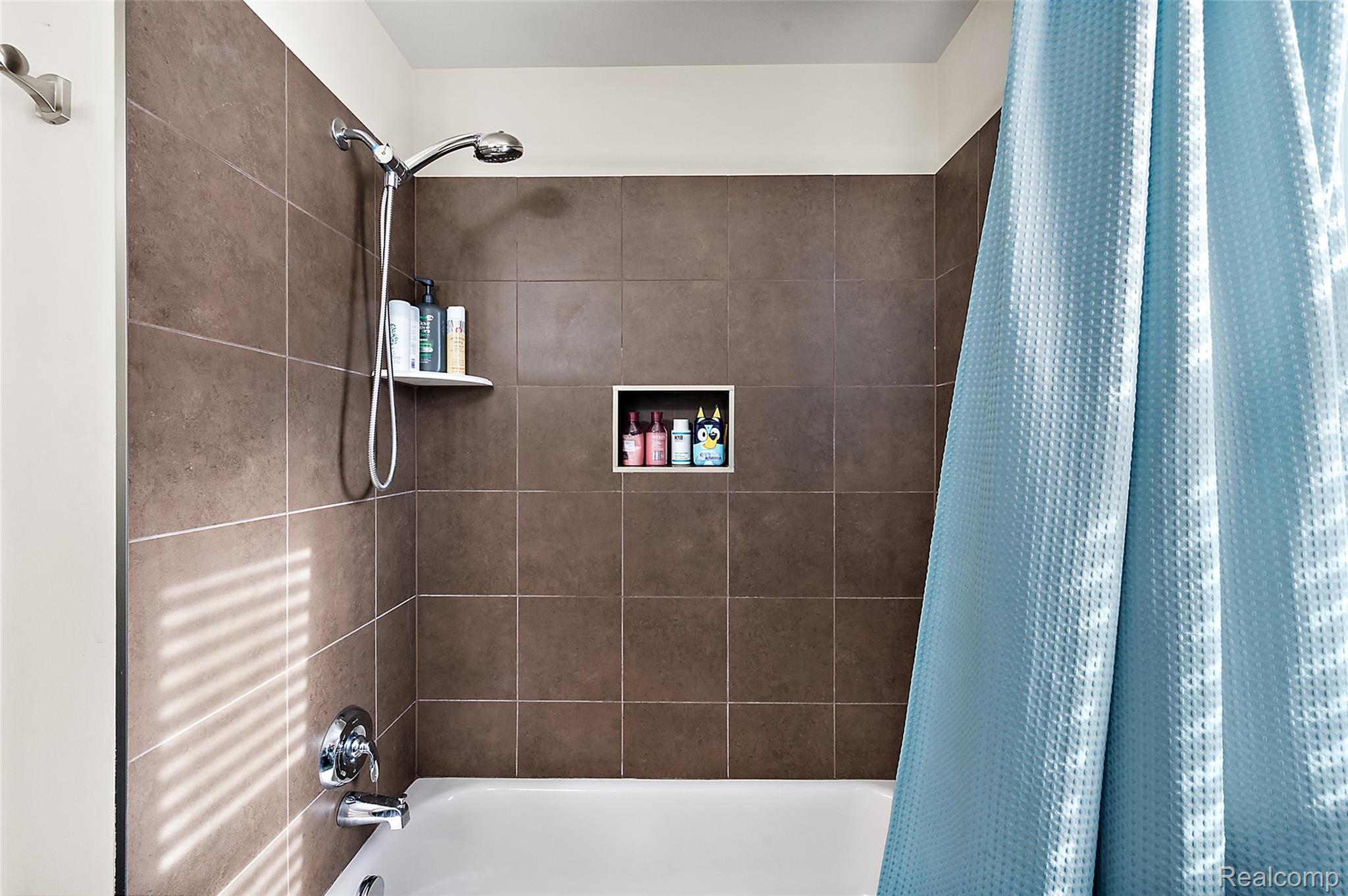 4095 Rockingham Drive