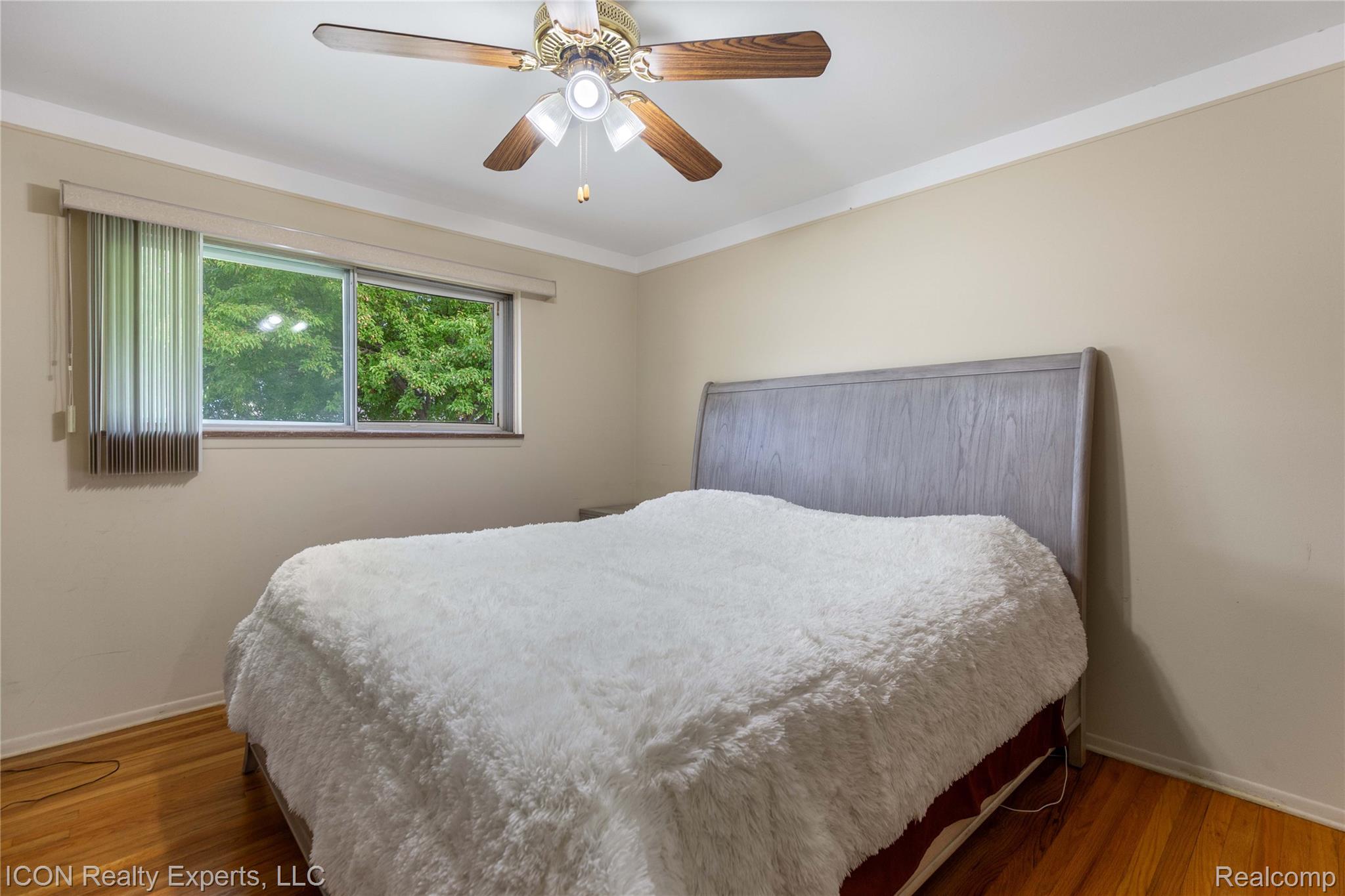 35285 Lana Lane