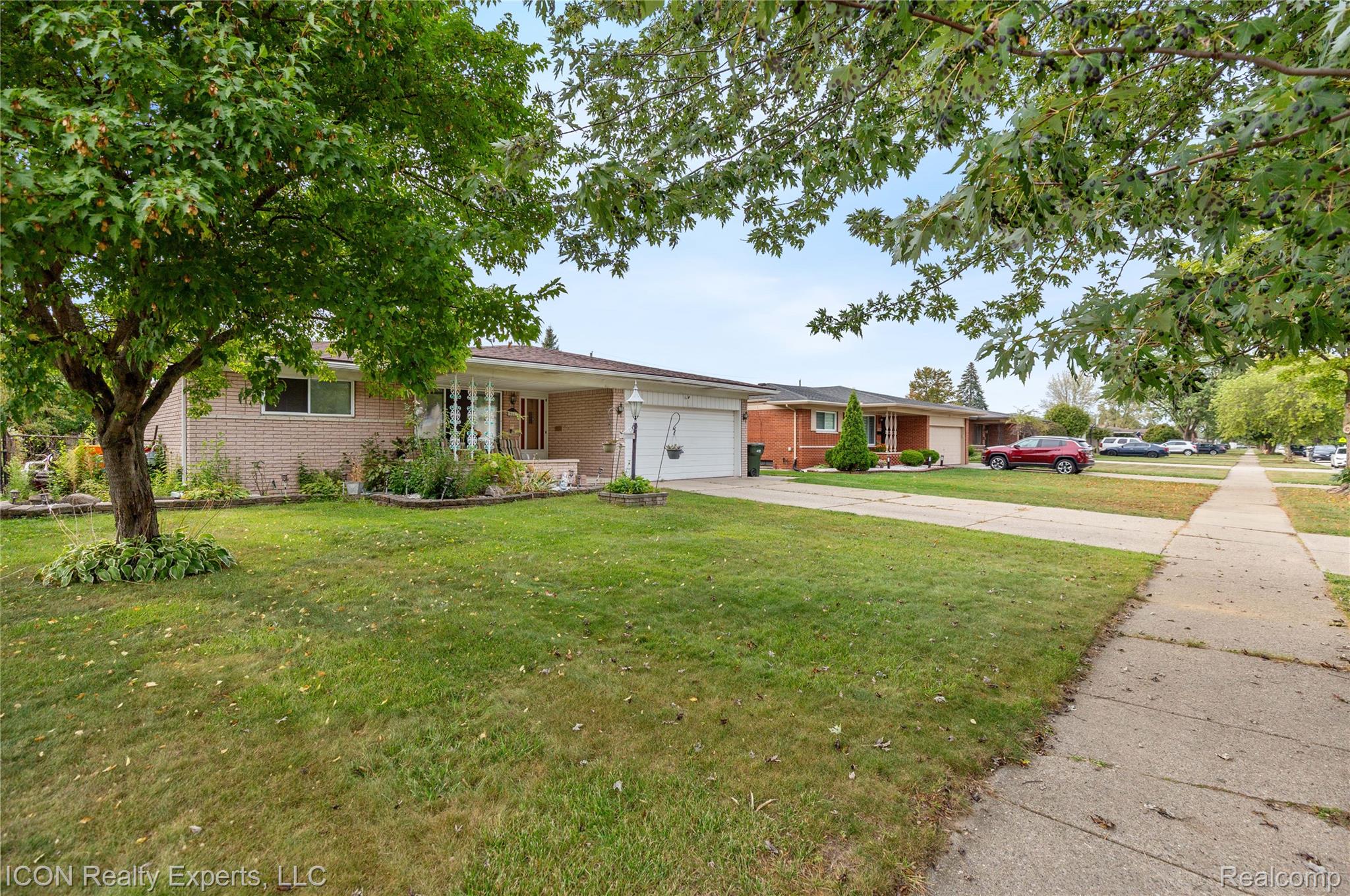 35285 Lana Lane