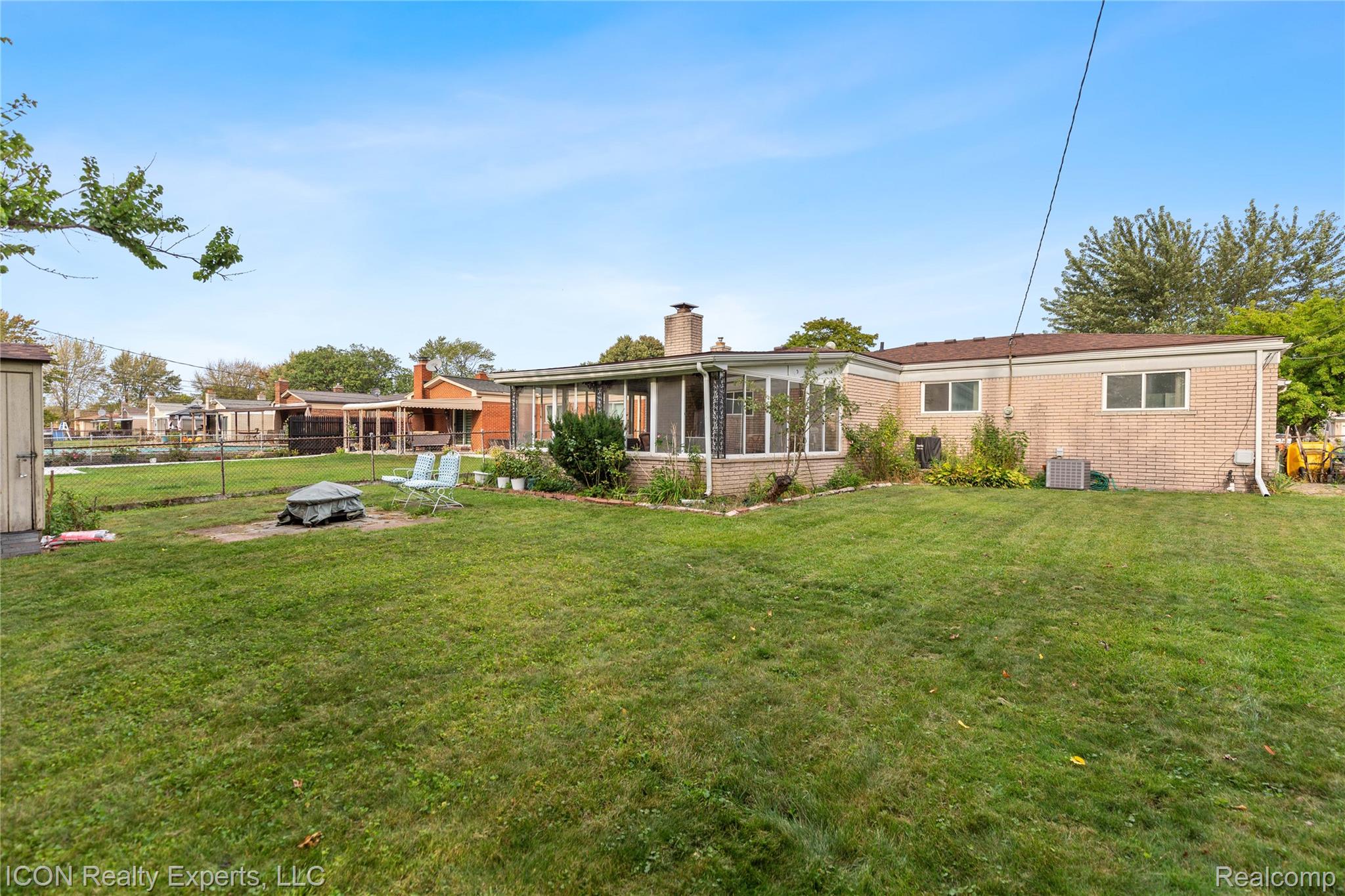 35285 Lana Lane