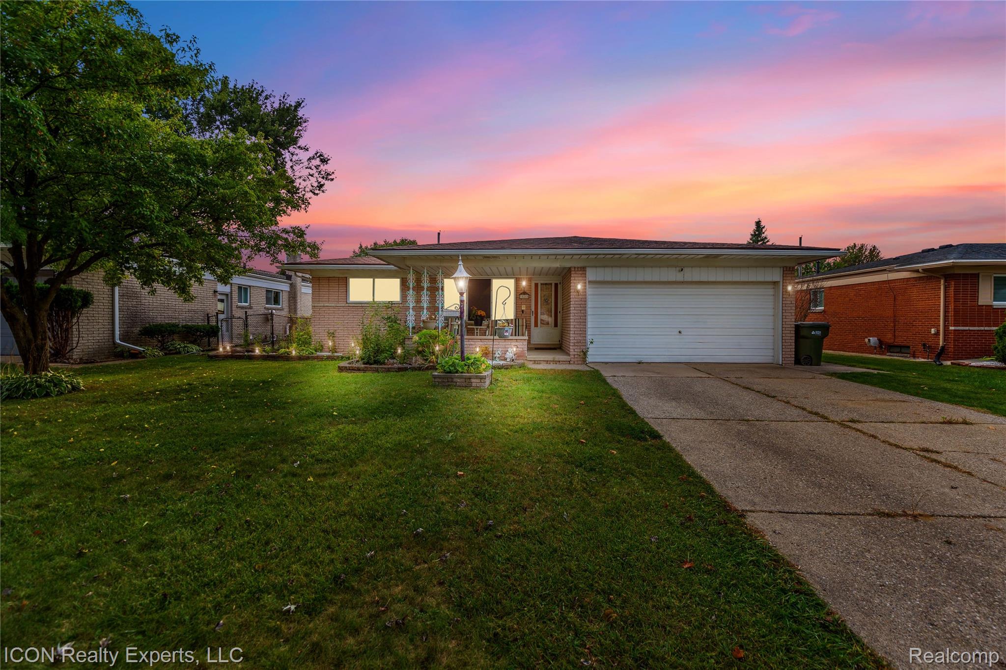 35285 Lana Lane