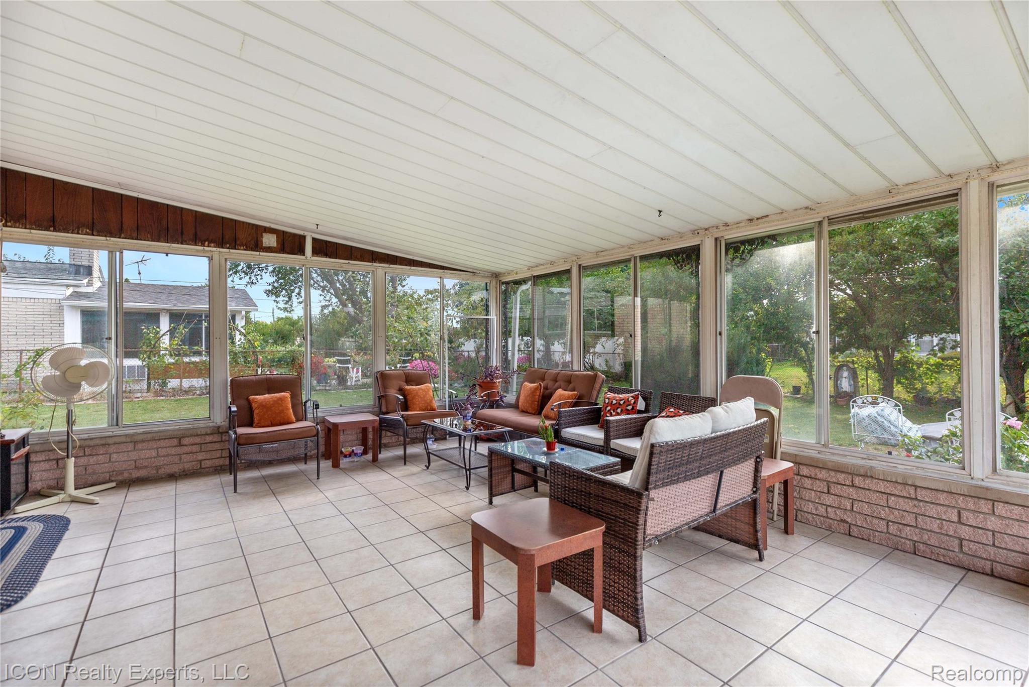 35285 Lana Lane