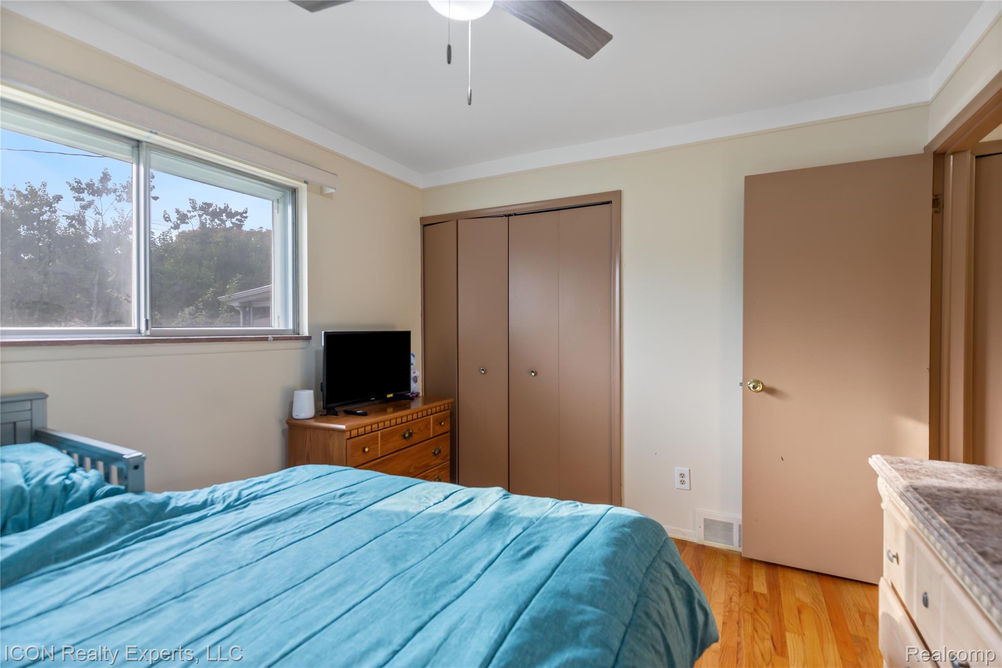 35285 Lana Lane