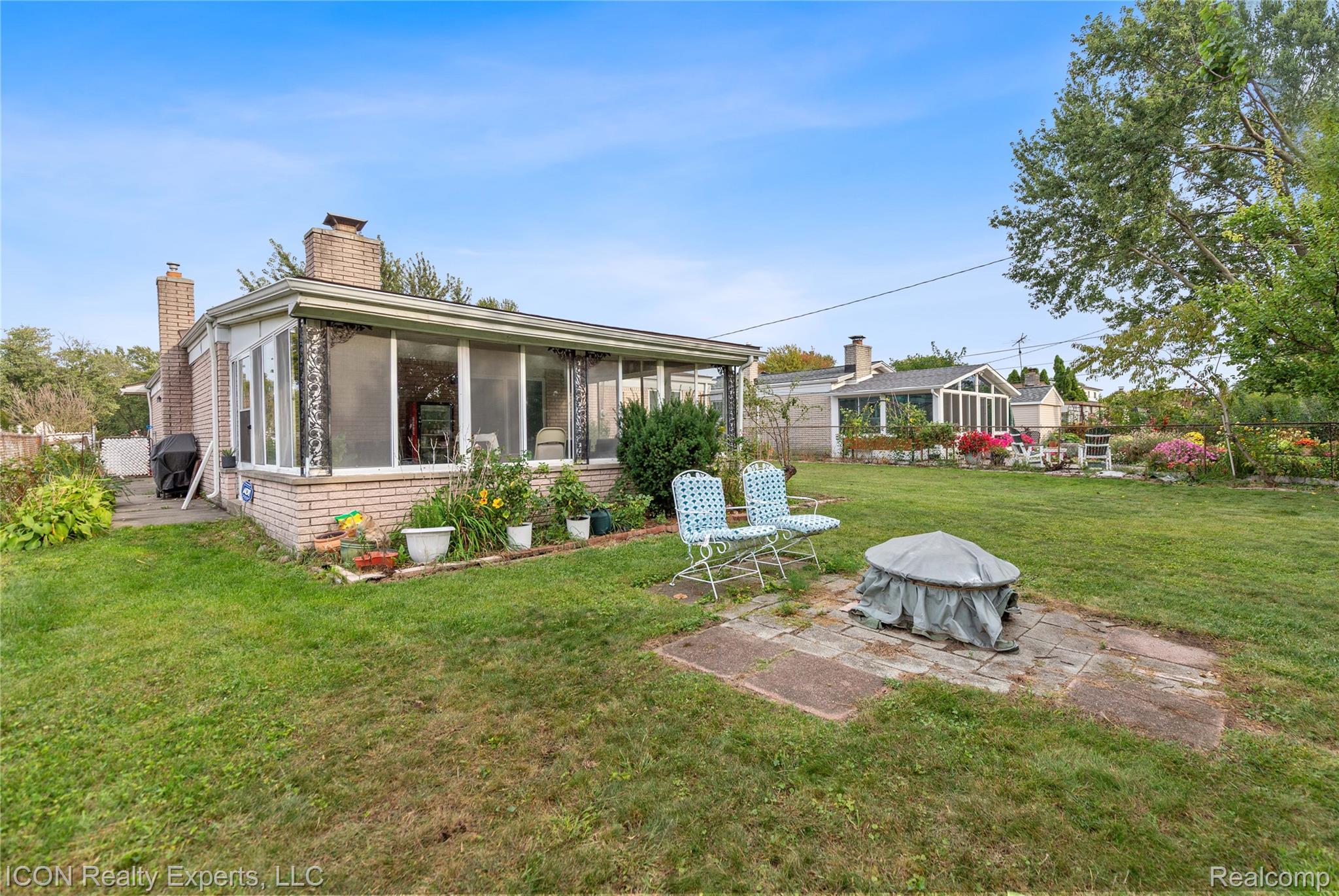 35285 Lana Lane