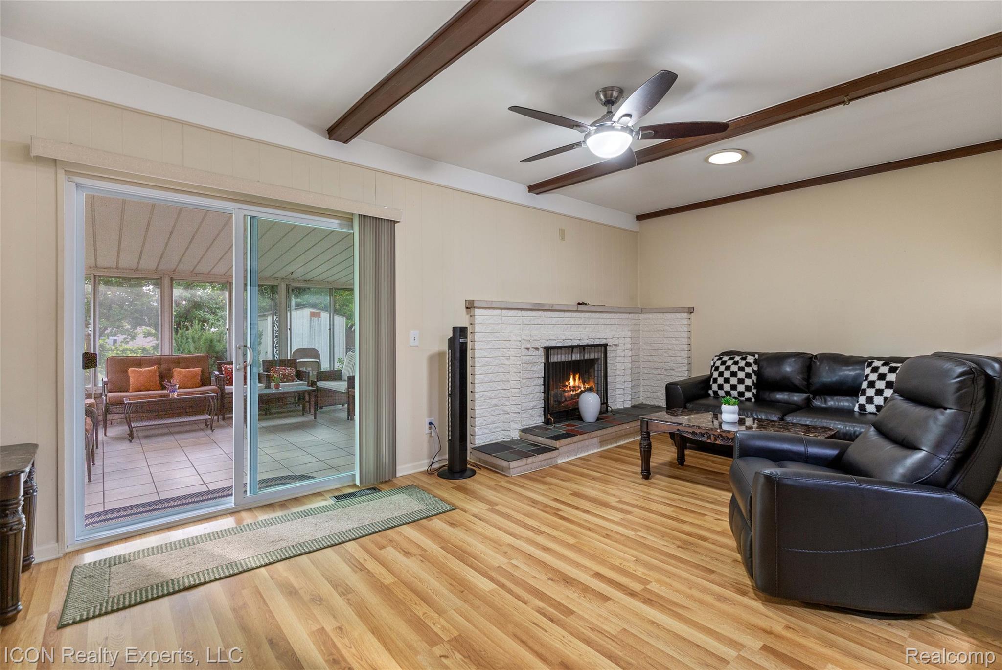 35285 Lana Lane