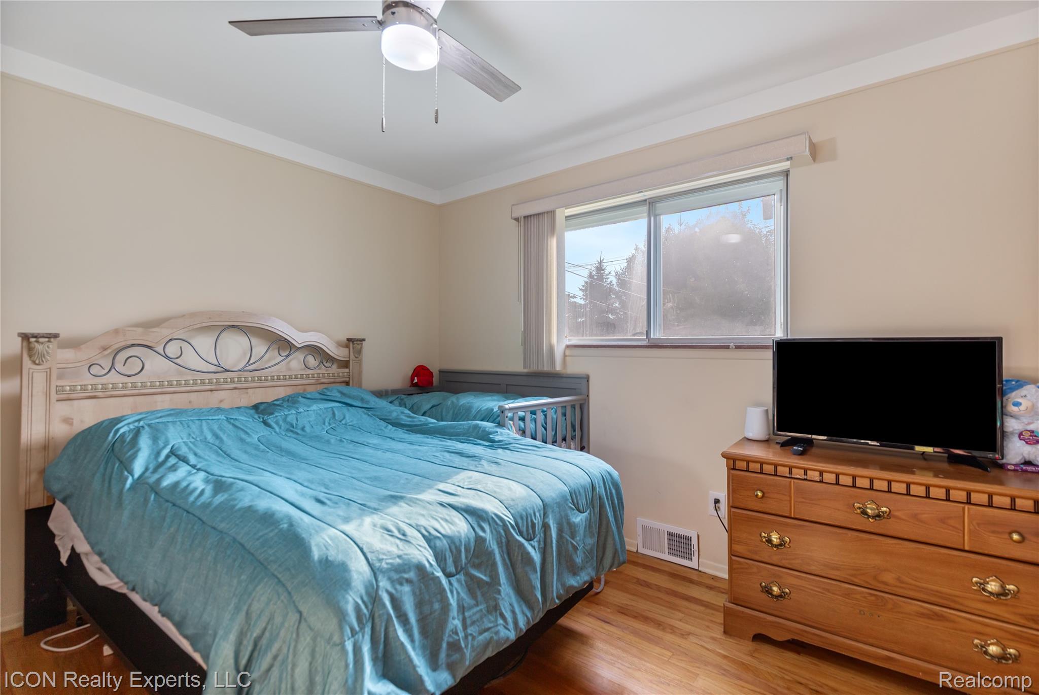 35285 Lana Lane