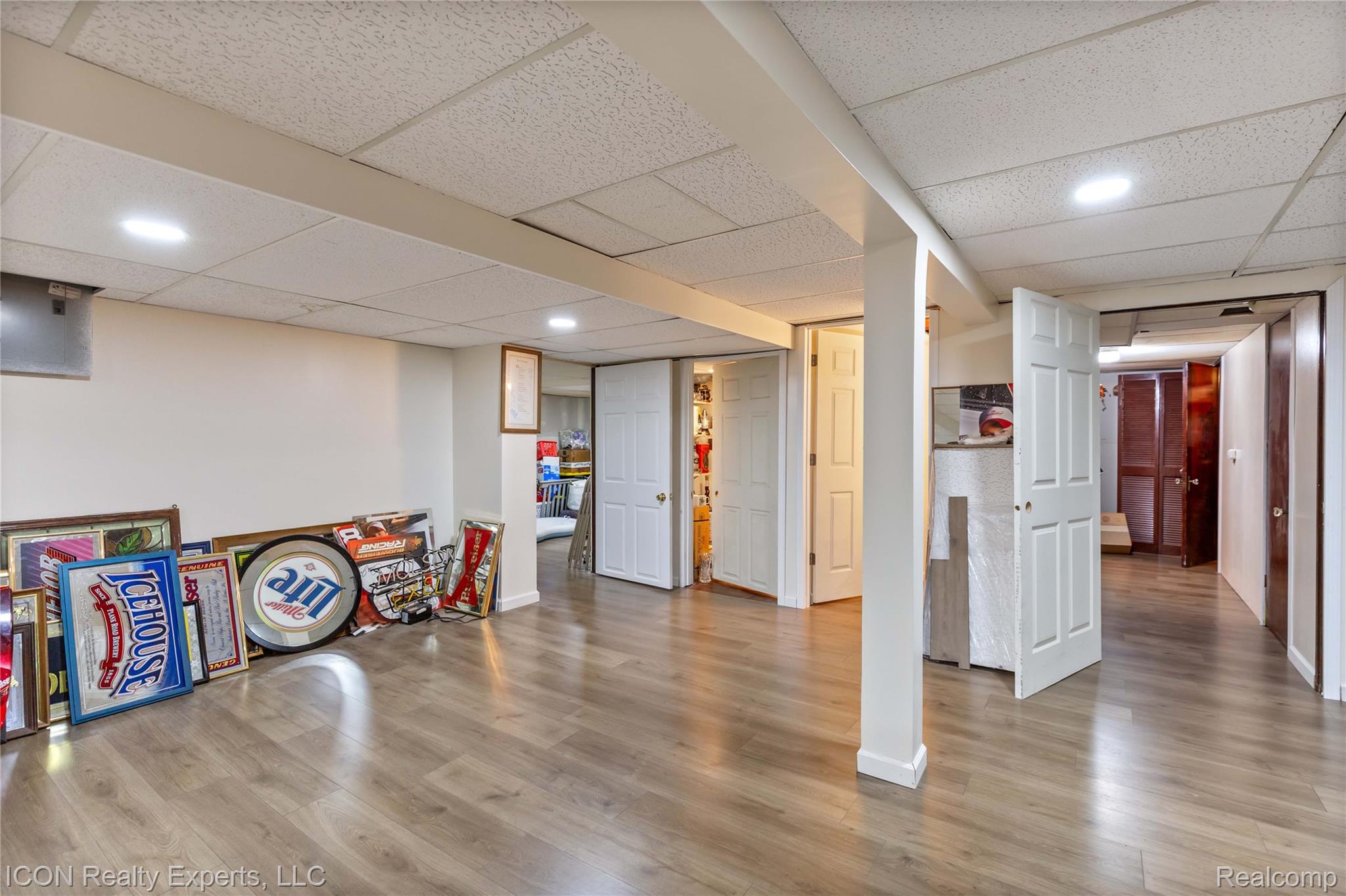 35285 Lana Lane
