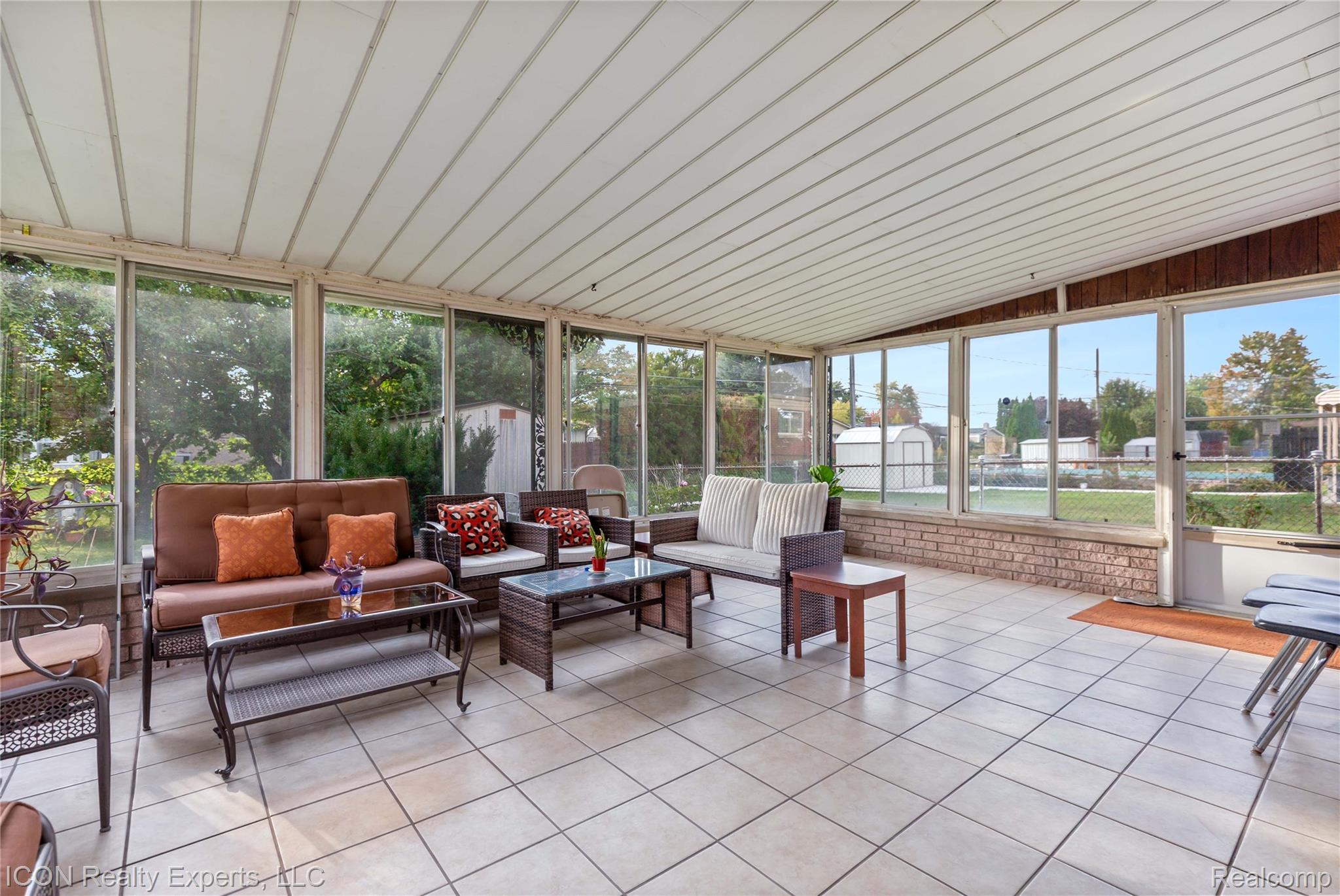 35285 Lana Lane