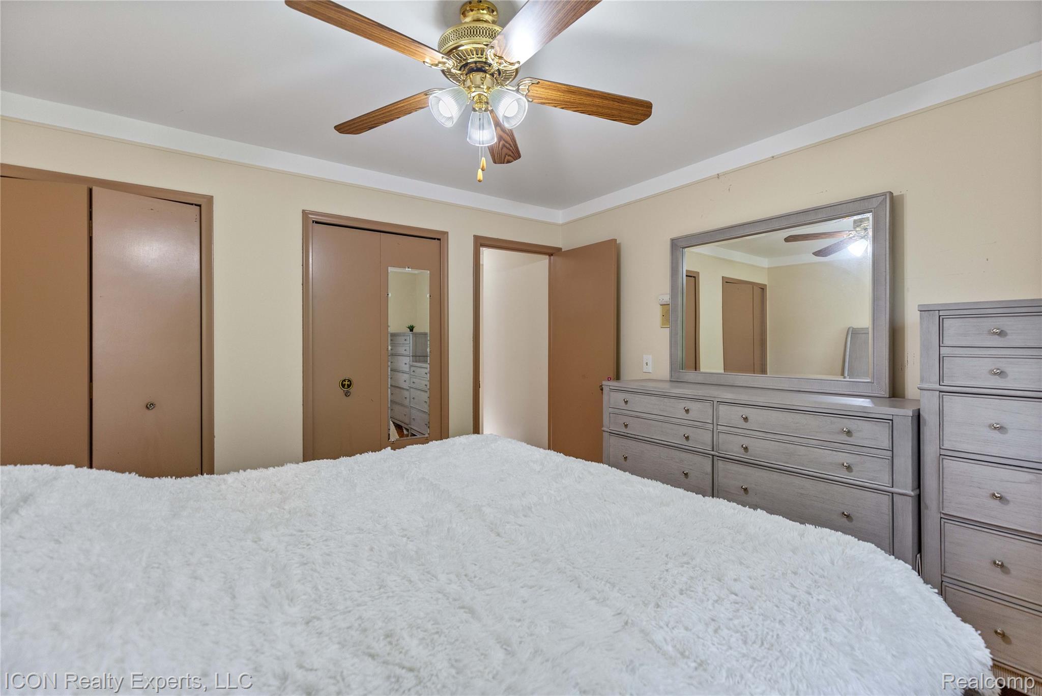 35285 Lana Lane