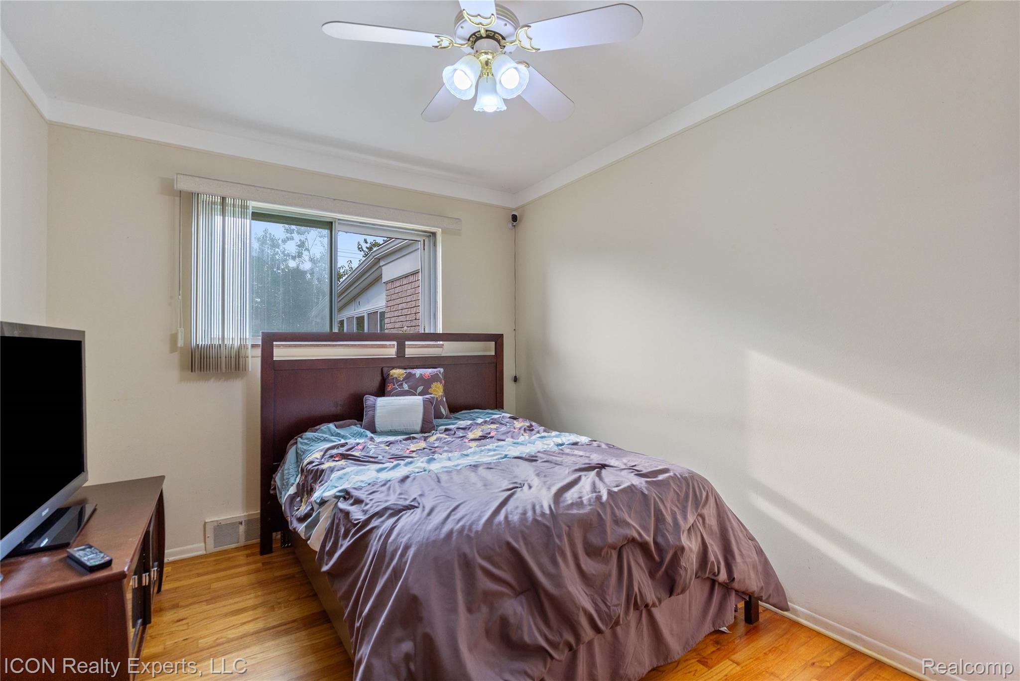35285 Lana Lane