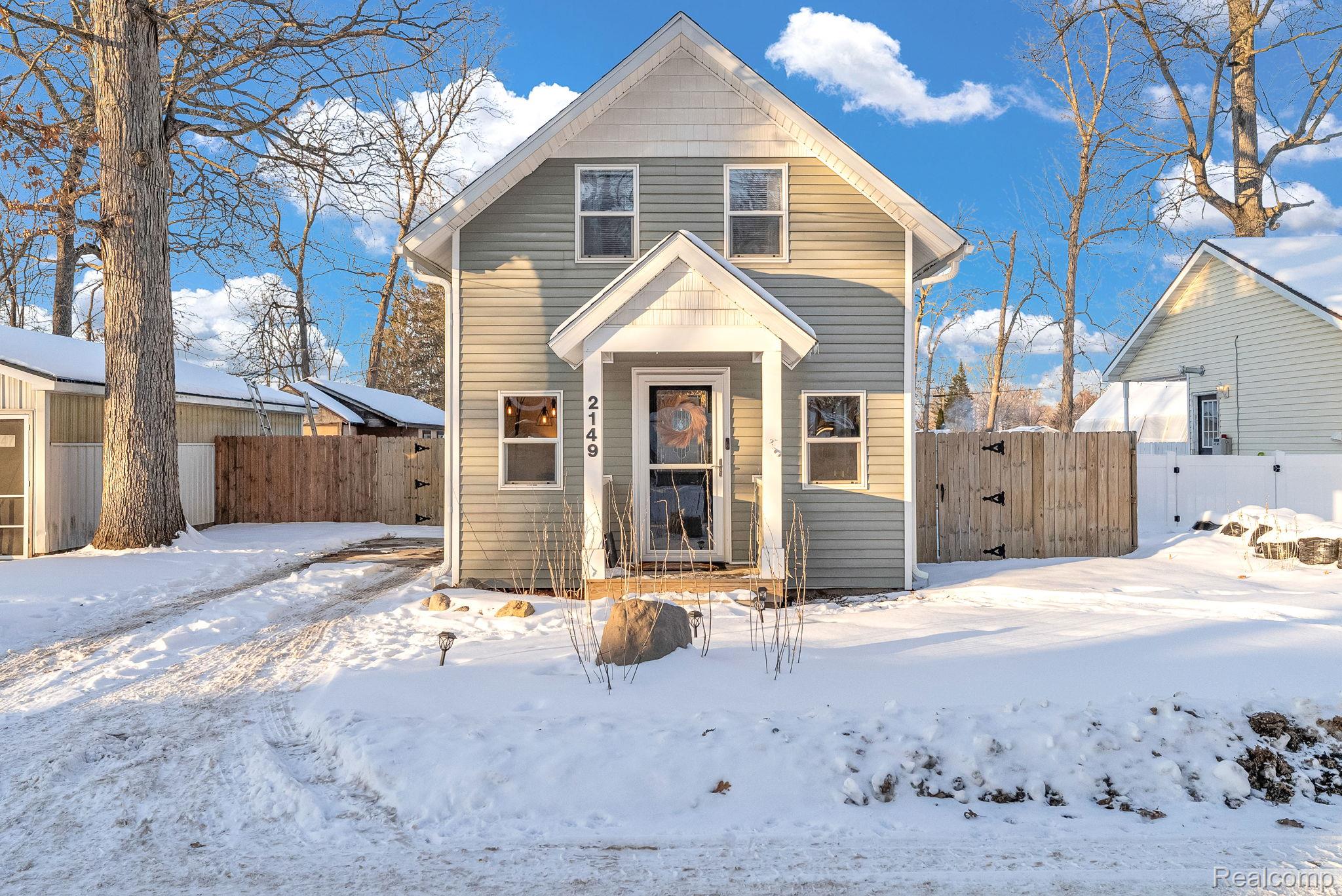 2149 Glenwood Court