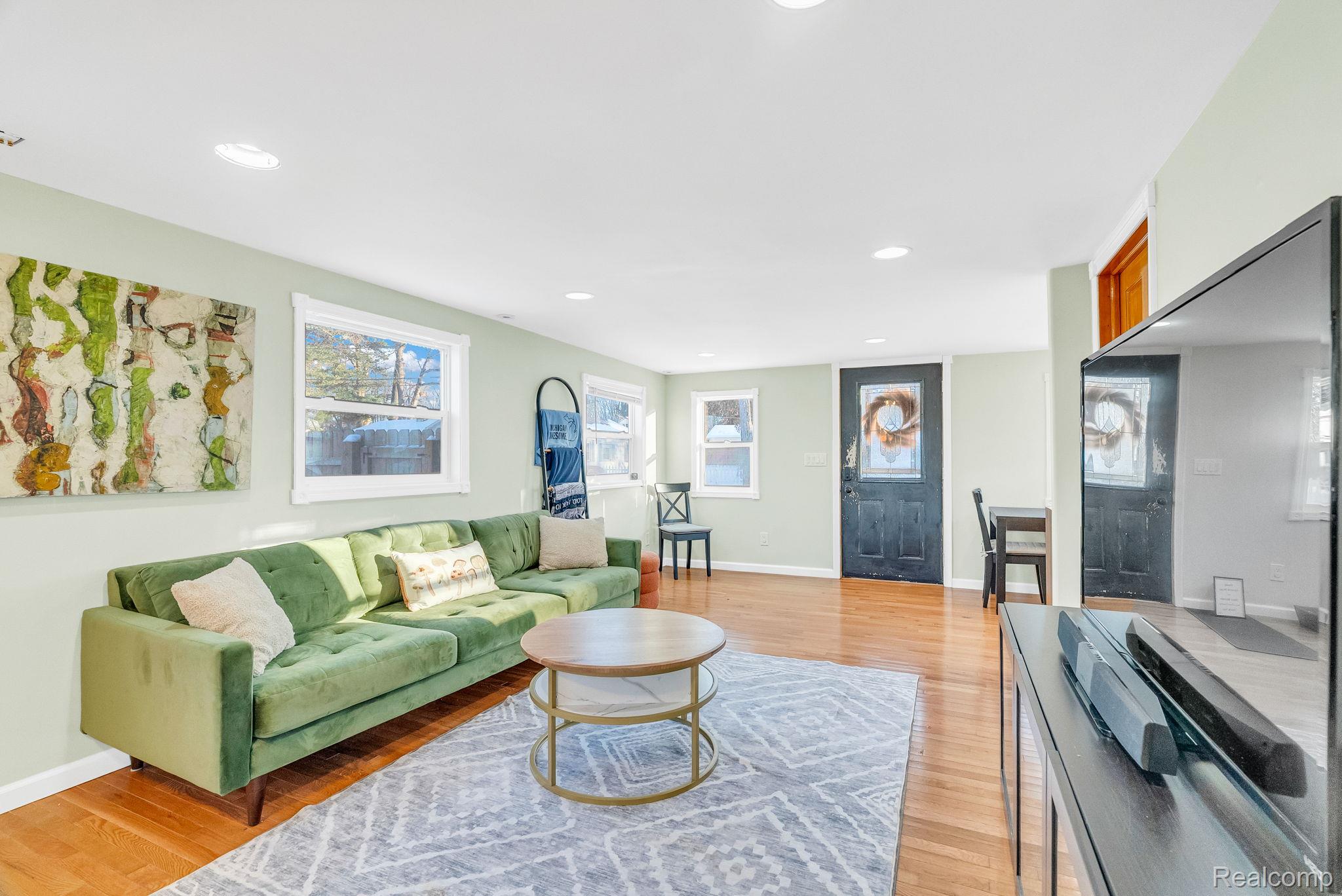 2149 Glenwood Court