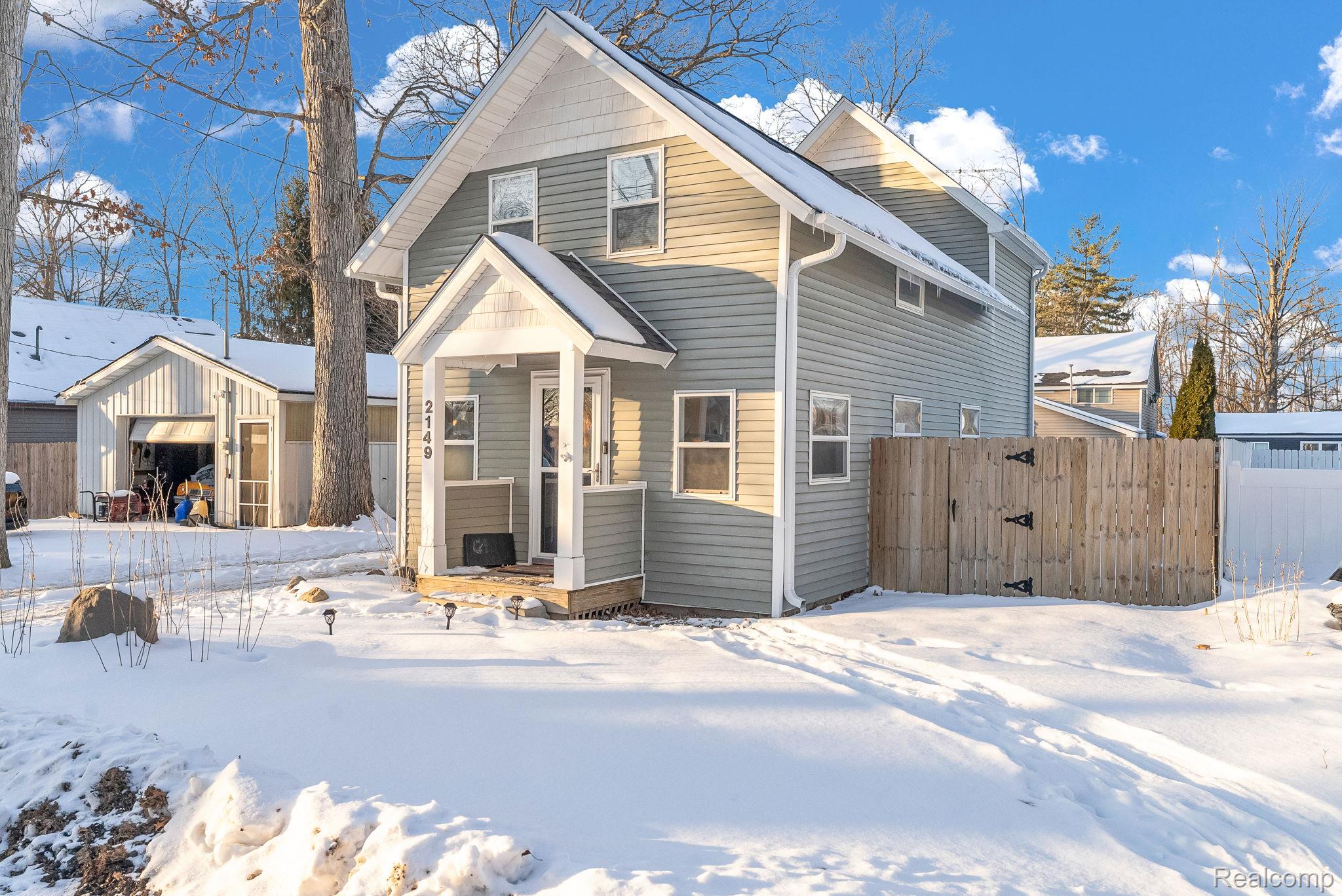 2149 Glenwood Court