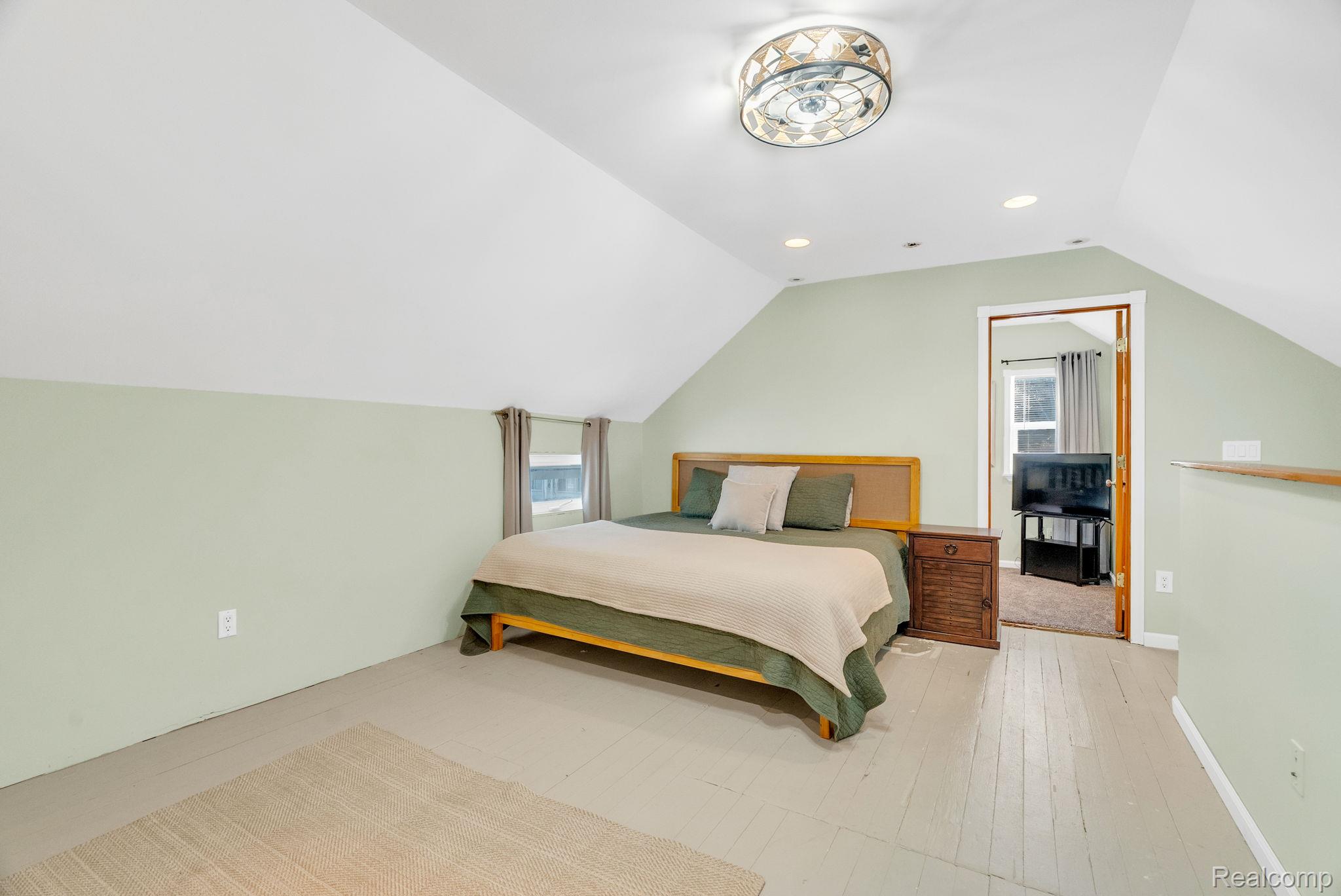 2149 Glenwood Court