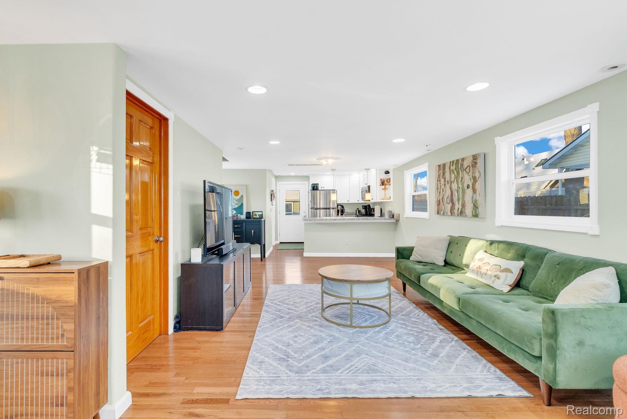 2149 Glenwood Court