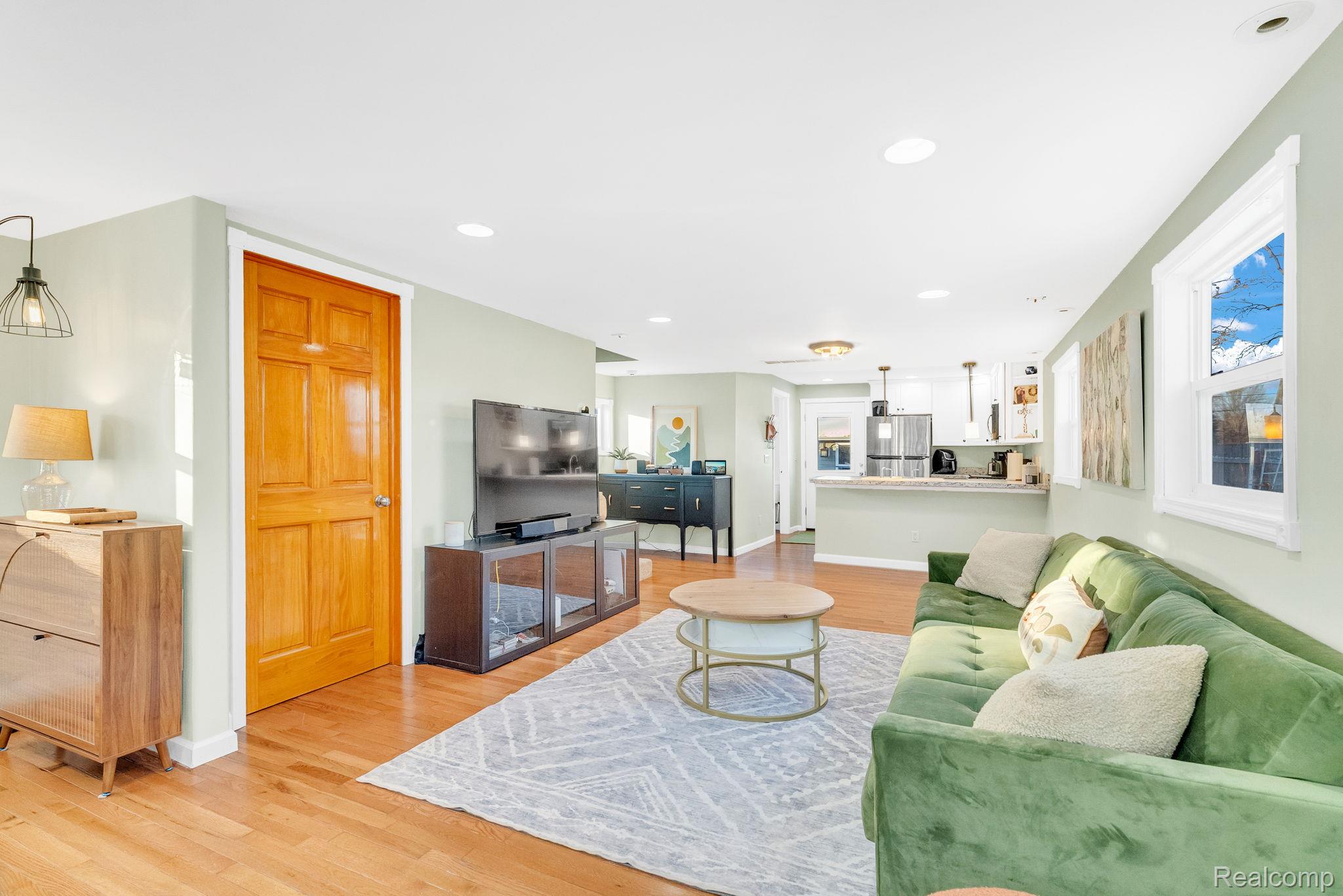 2149 Glenwood Court