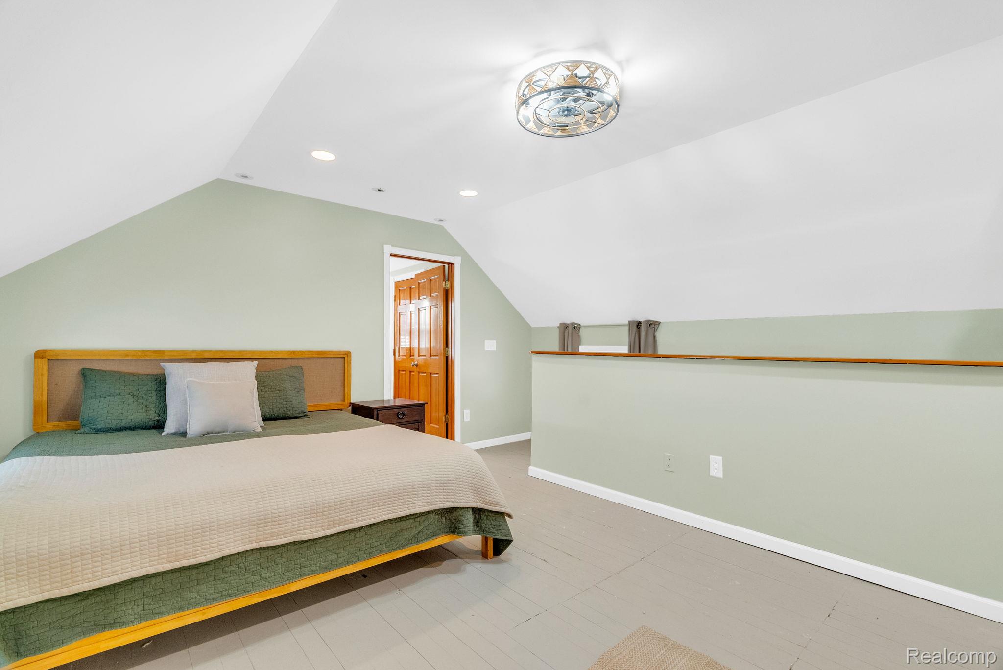 2149 Glenwood Court