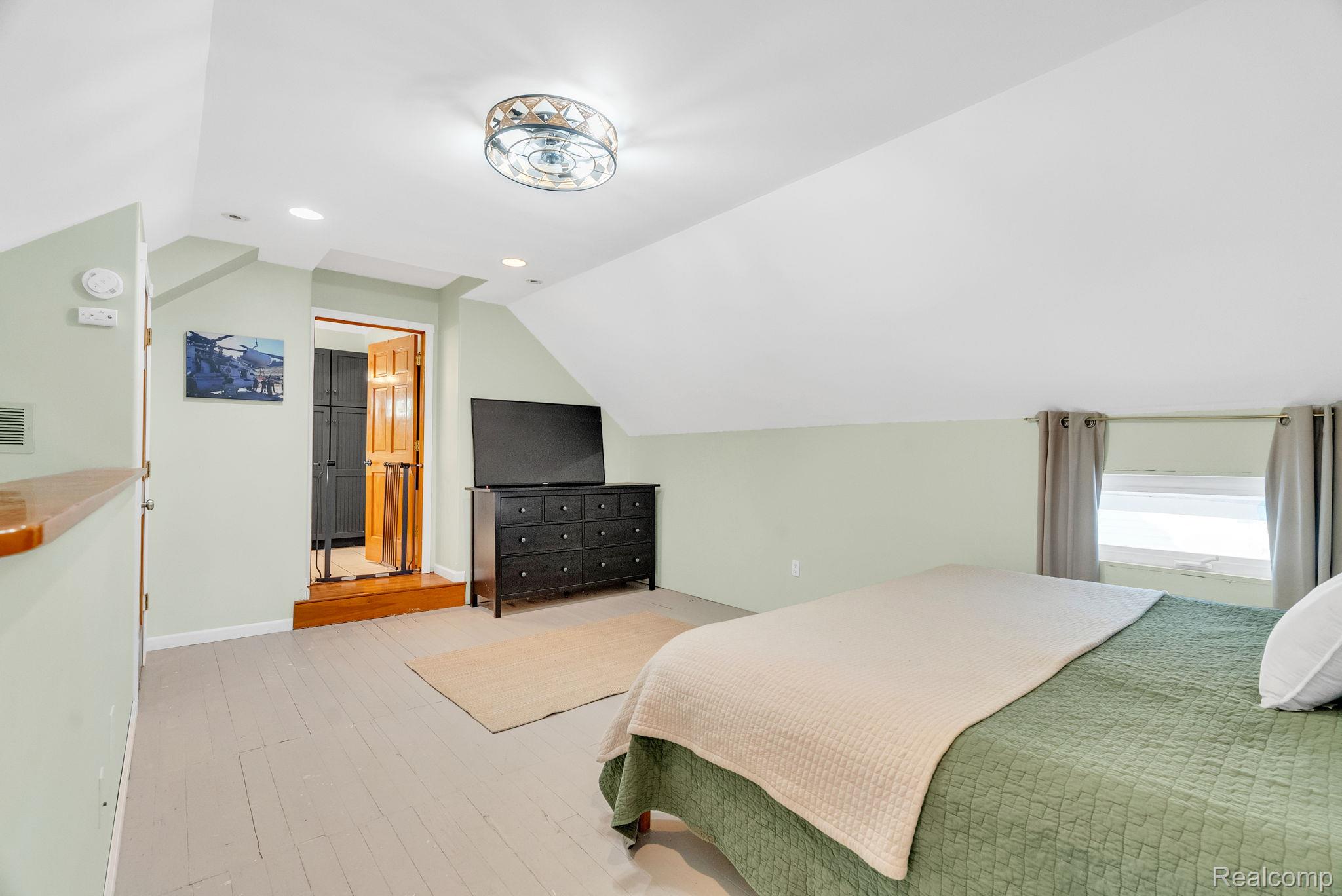 2149 Glenwood Court