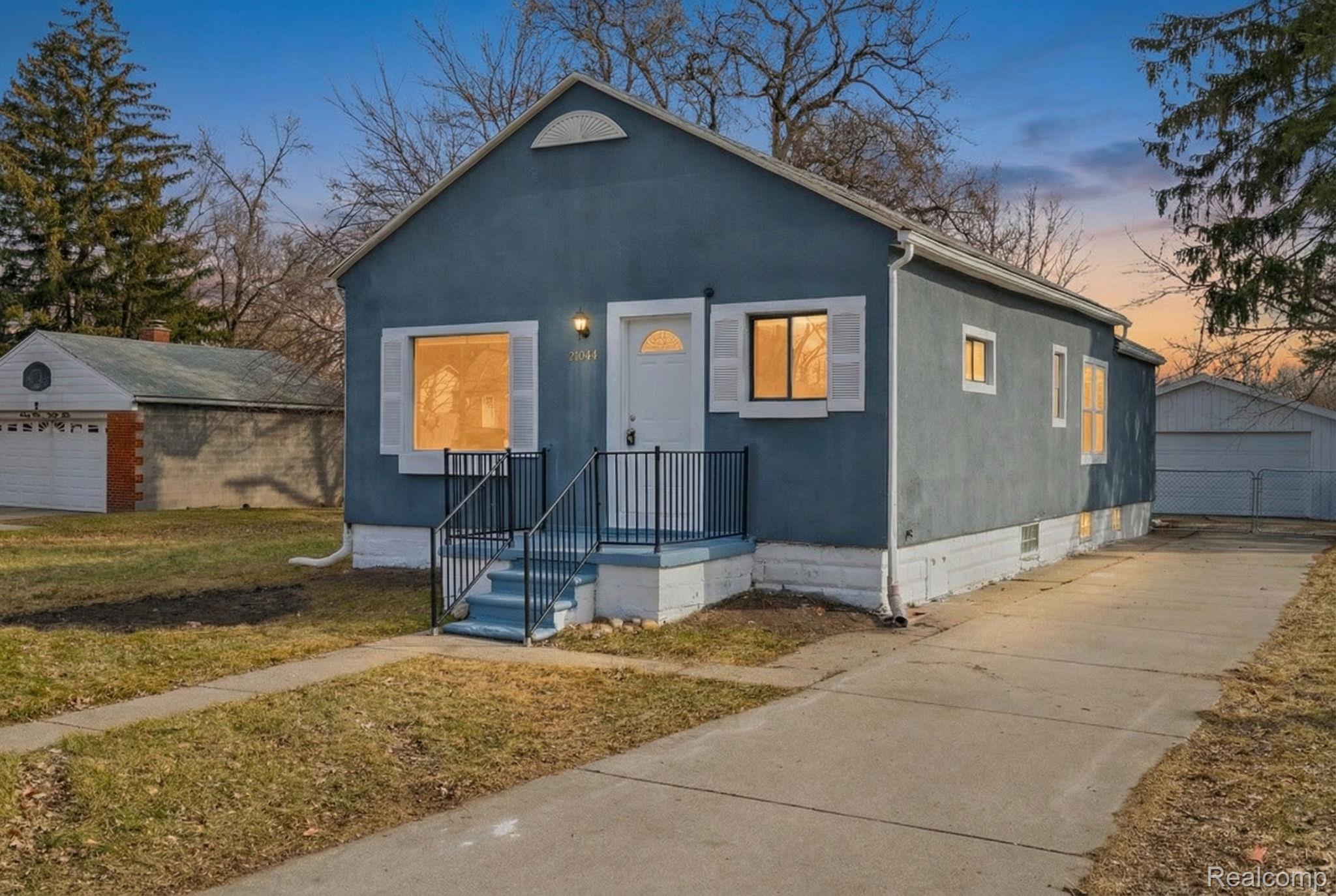 21044 Sunset Avenue