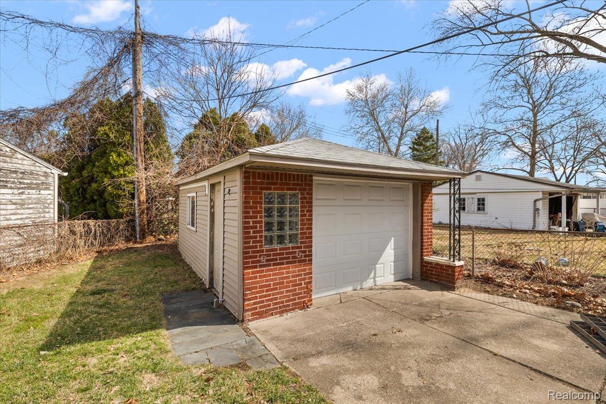 32076 Saint Annes Drive