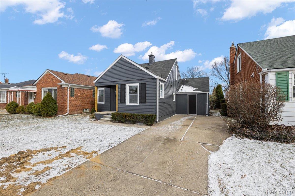 21625 Trombly Street