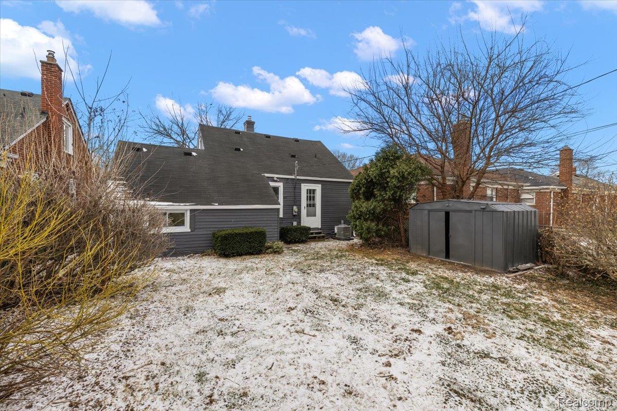 21625 Trombly Street