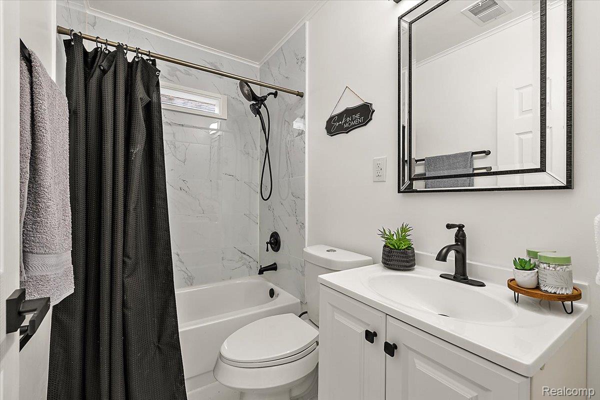 21625 Trombly Street