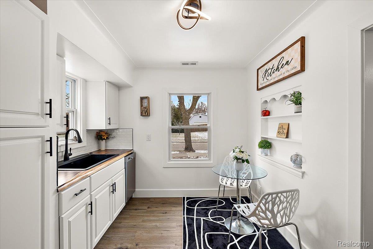 21625 Trombly Street