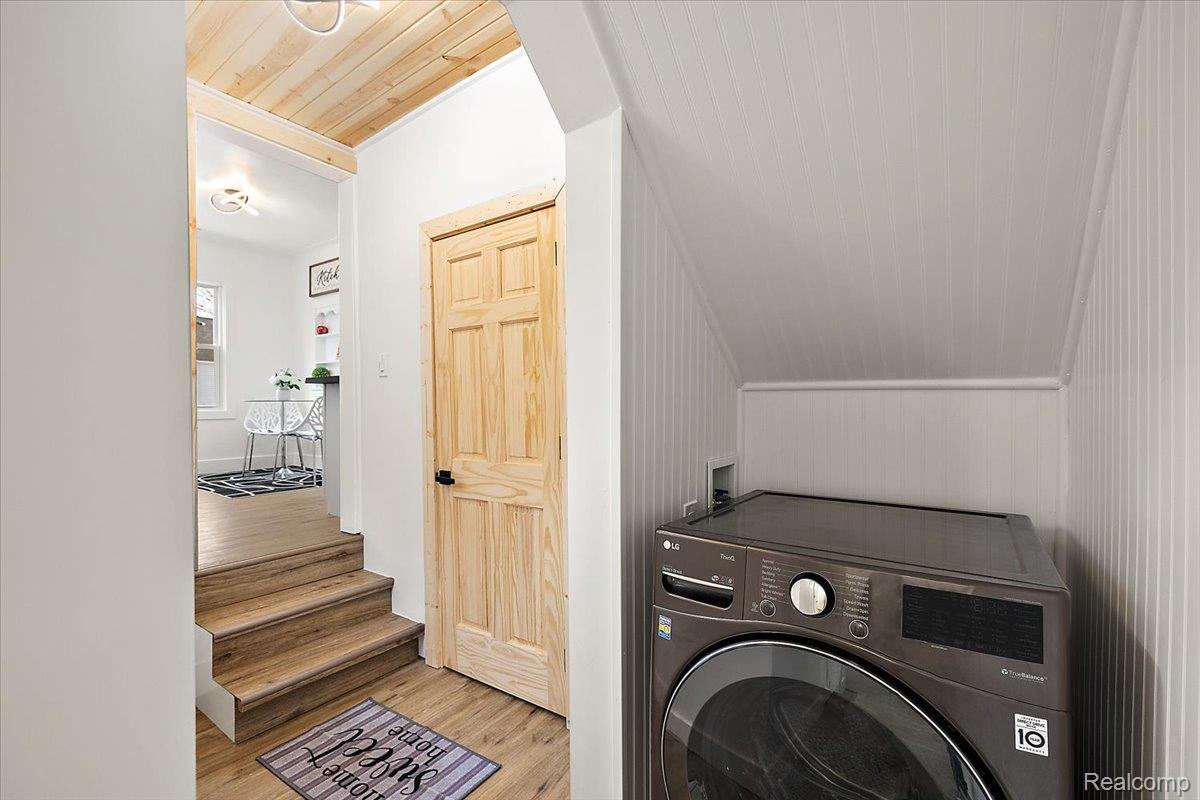 21625 Trombly Street