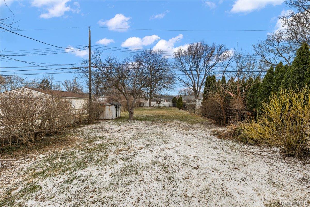 21625 Trombly Street