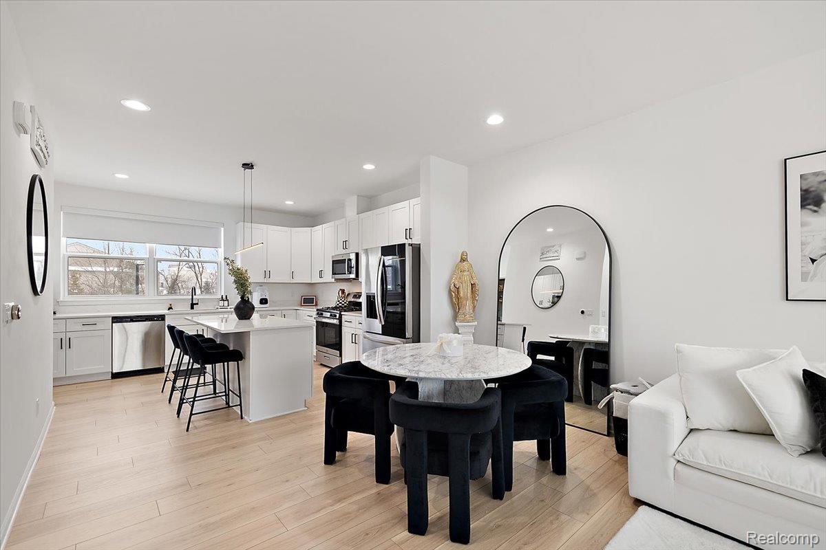 3951 Trailwaycommons Circle