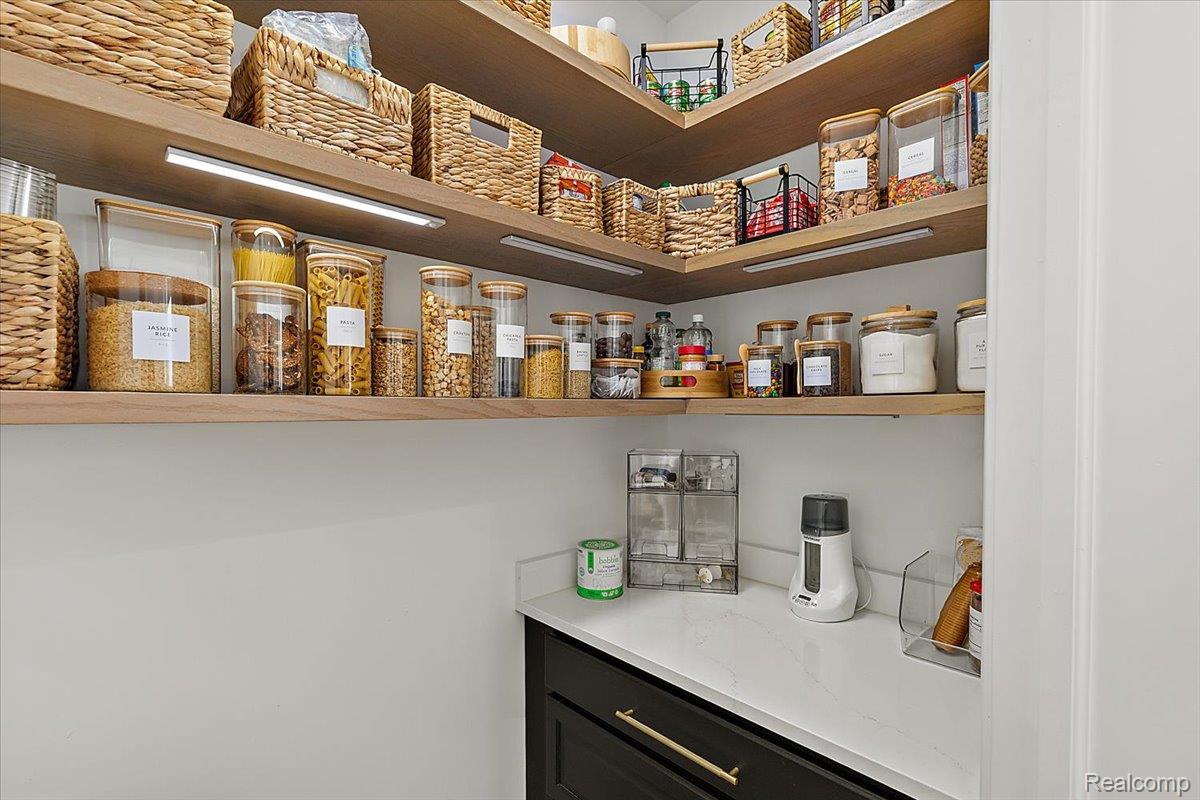 3951 Trailwaycommons Circle