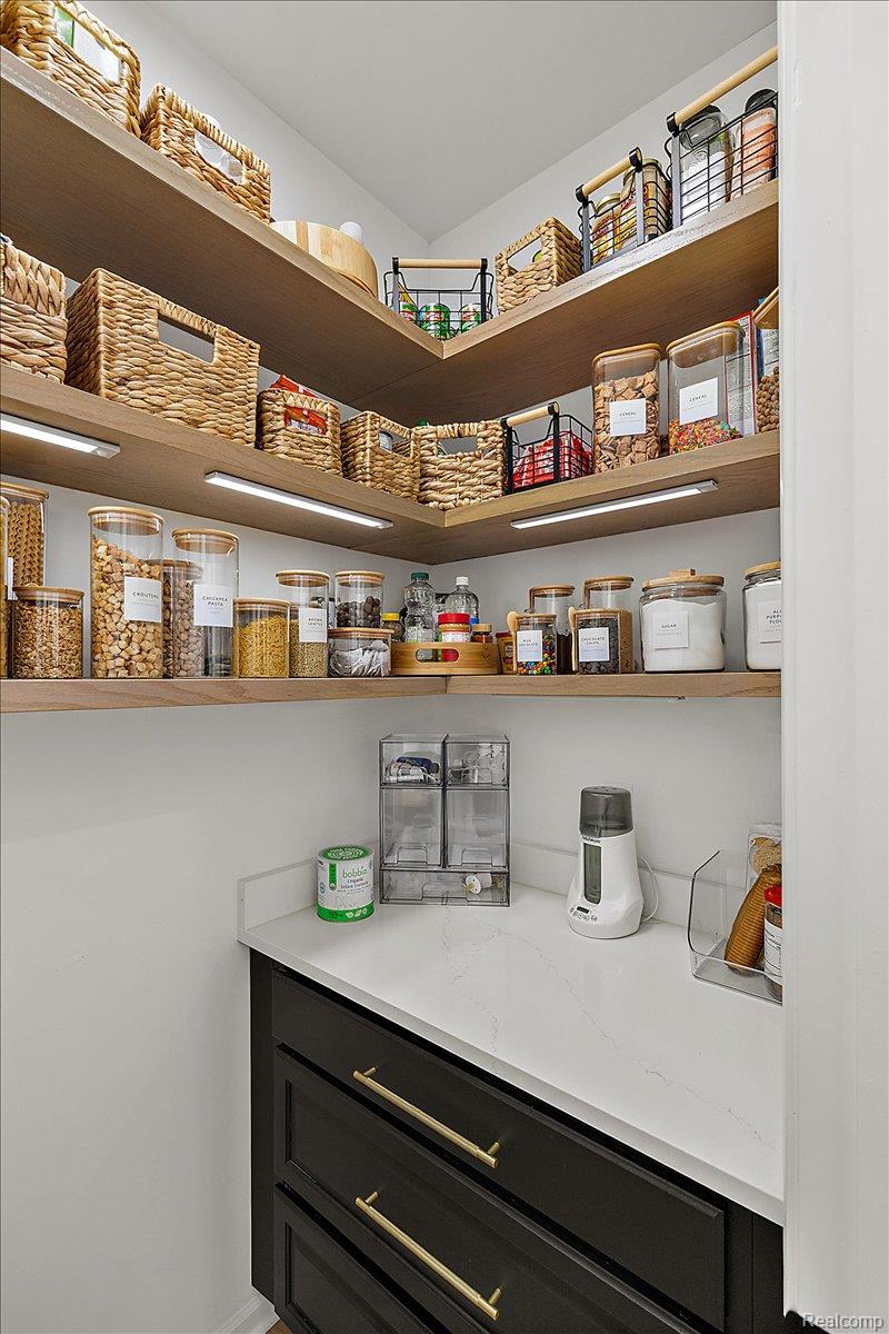 3951 Trailwaycommons Circle