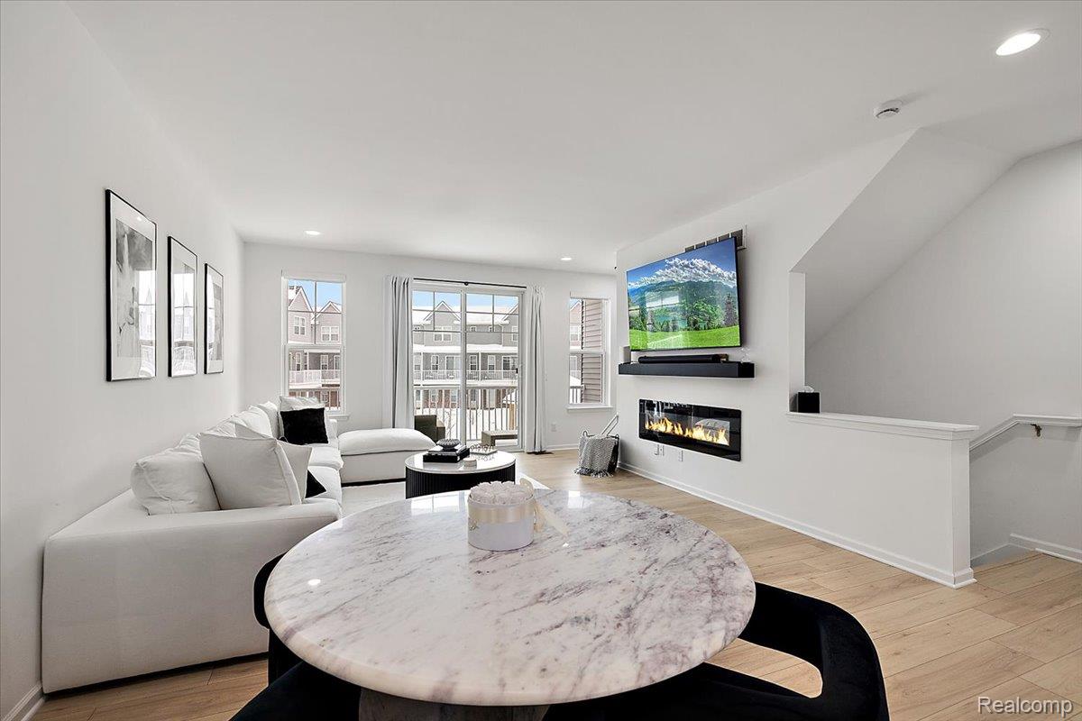 3951 Trailwaycommons Circle