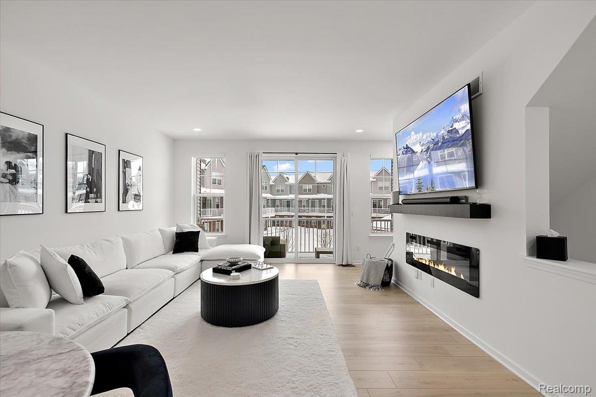 3951 Trailwaycommons Circle