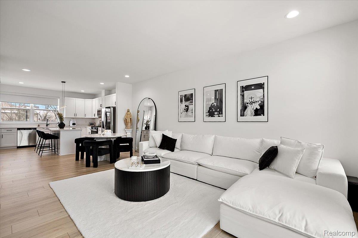 3951 Trailwaycommons Circle