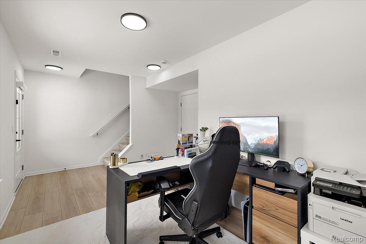 3951 Trailwaycommons Circle