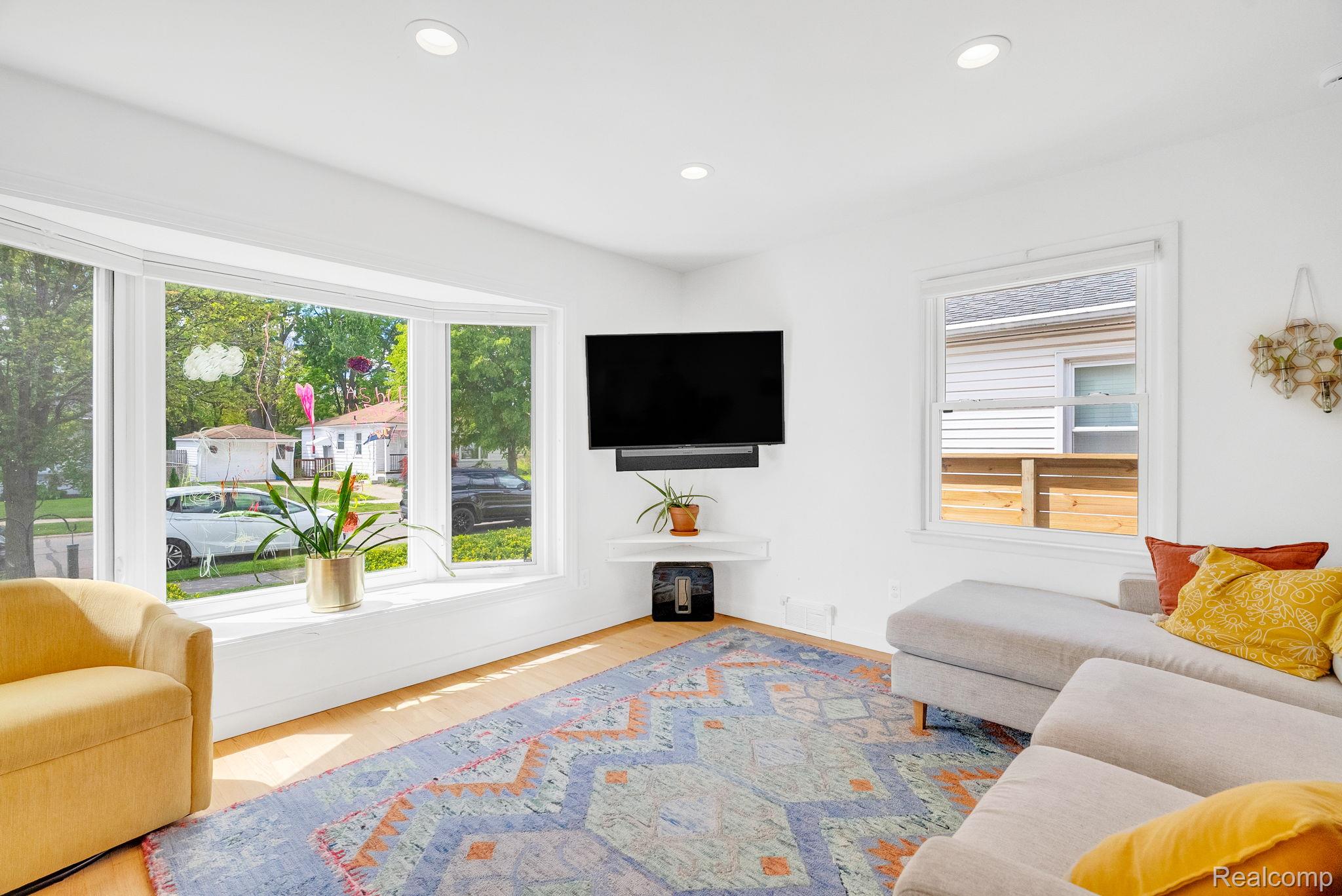 2287 Moorhouse Street